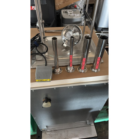 EMBUTIDORA ELÉCTRICA VERTICAL ROYAL CATERING