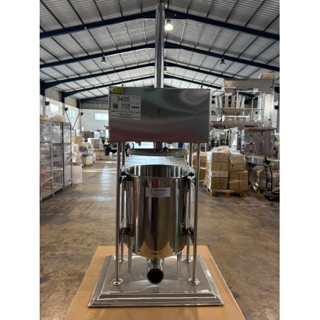 EMBUTIDORA ELÉCTRICA VERTICAL ROYAL CATERING