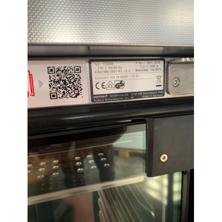 INCUBADORA DE LABORATORIO MEMMERT ICO240 CON CONTROL DE CO2