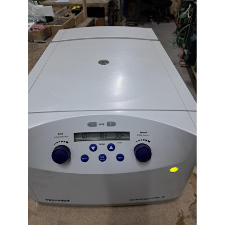 Centrifuga refrigerada Eppendorf AR 5702 - Capacidad Máx. 4x100 ml