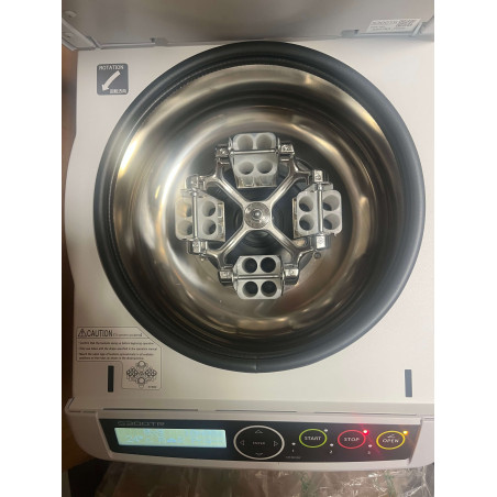 centrifuga refrigerada sobremesa kubota S300TR